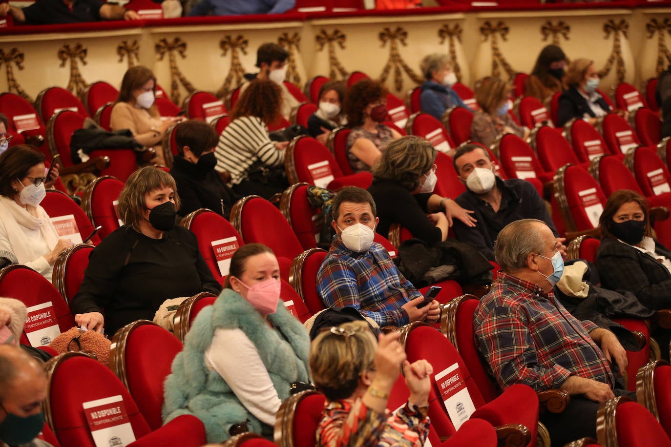 El violinista español de origen libanés y ascedencia armenia convención en el coliseo ovetense