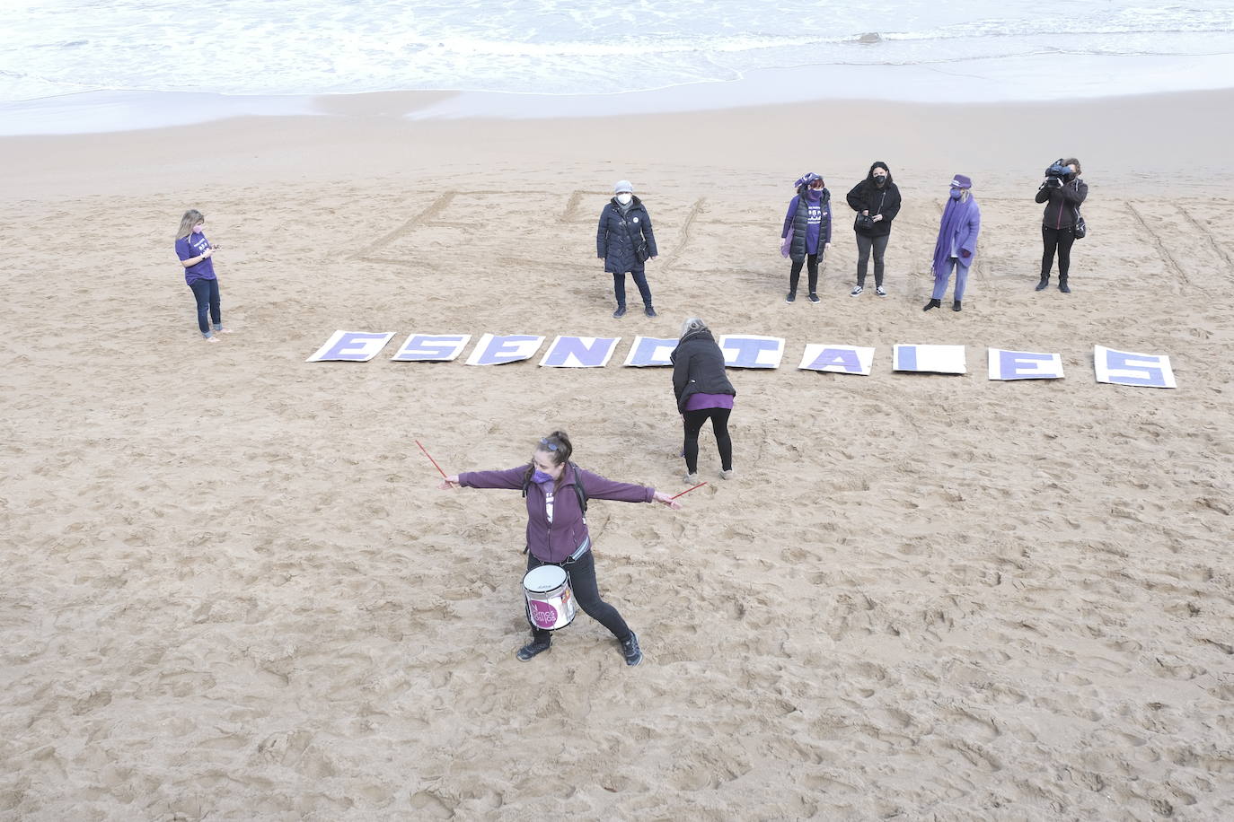 Concentraciones feministas en Gijón, Oviedo, Avilés, Siero y Colunga para presentar la protesta del Día Internacional de las Mujeres