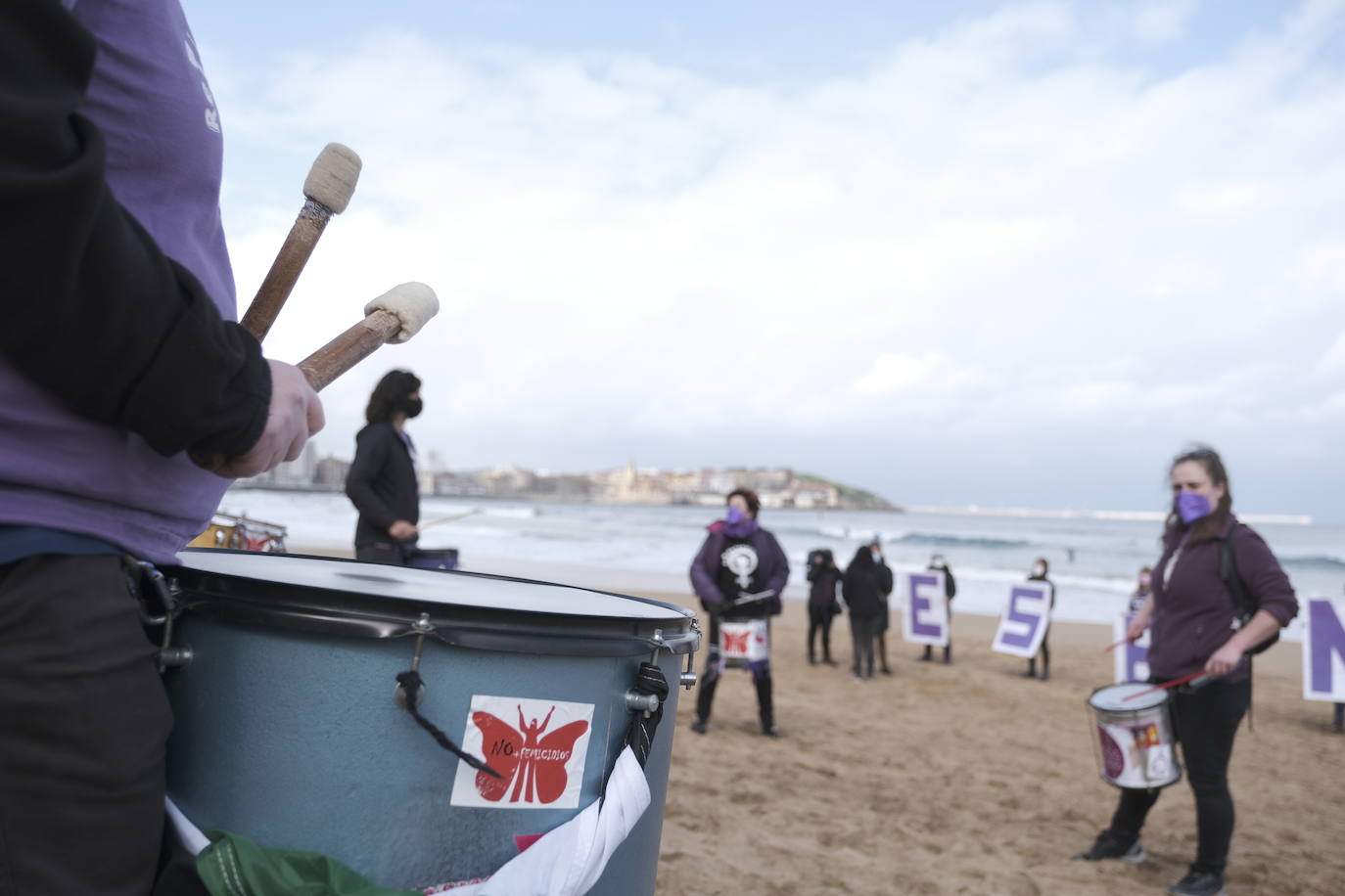 Concentraciones feministas en Gijón, Oviedo, Avilés, Siero y Colunga para presentar la protesta del Día Internacional de las Mujeres
