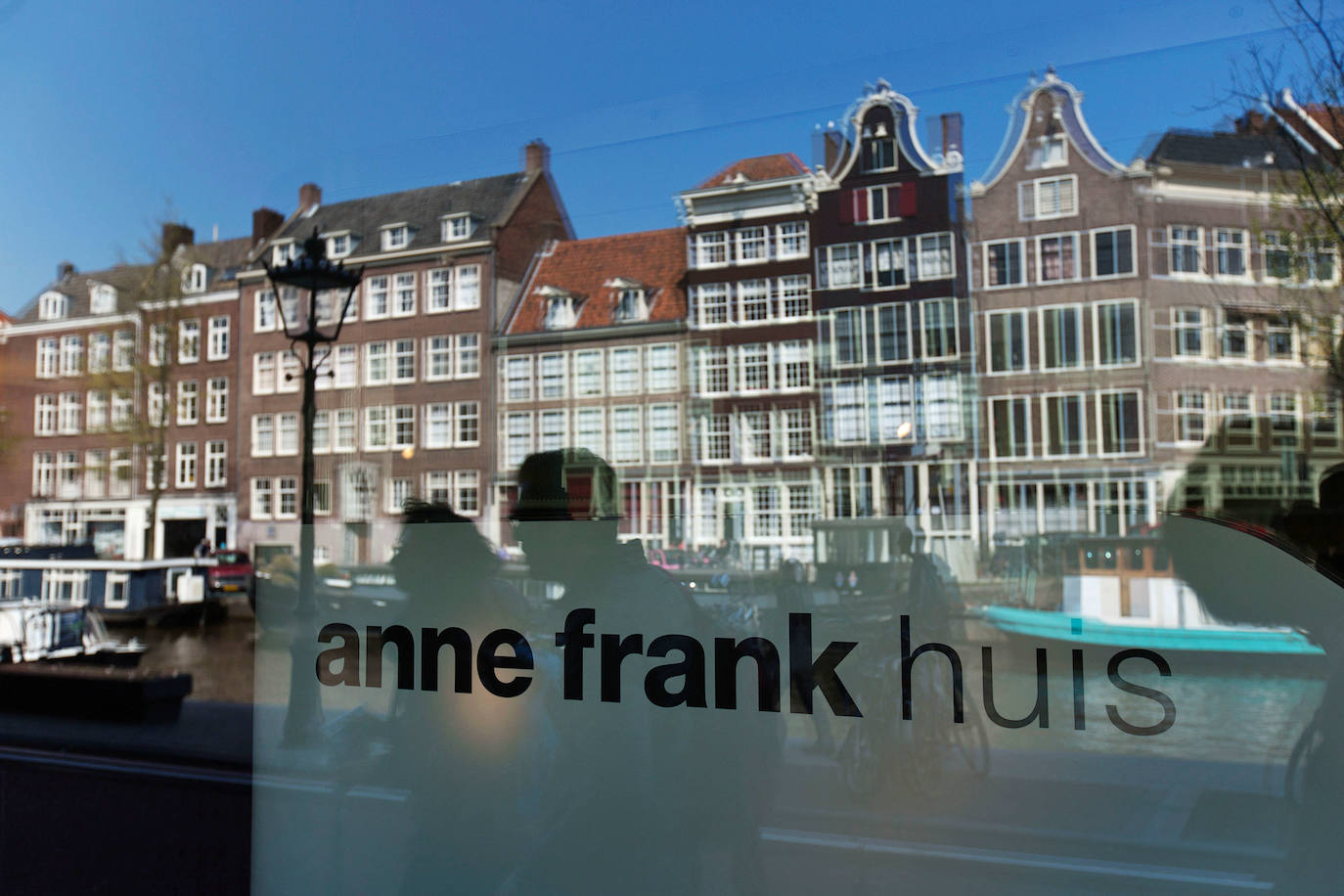 Casa de Ana Frank, en Ámsterdam, dedicado a la diarista judía que se ocultó de la persecución nazi con su familia y cuatro personas más en el ático y el desván del edificio.