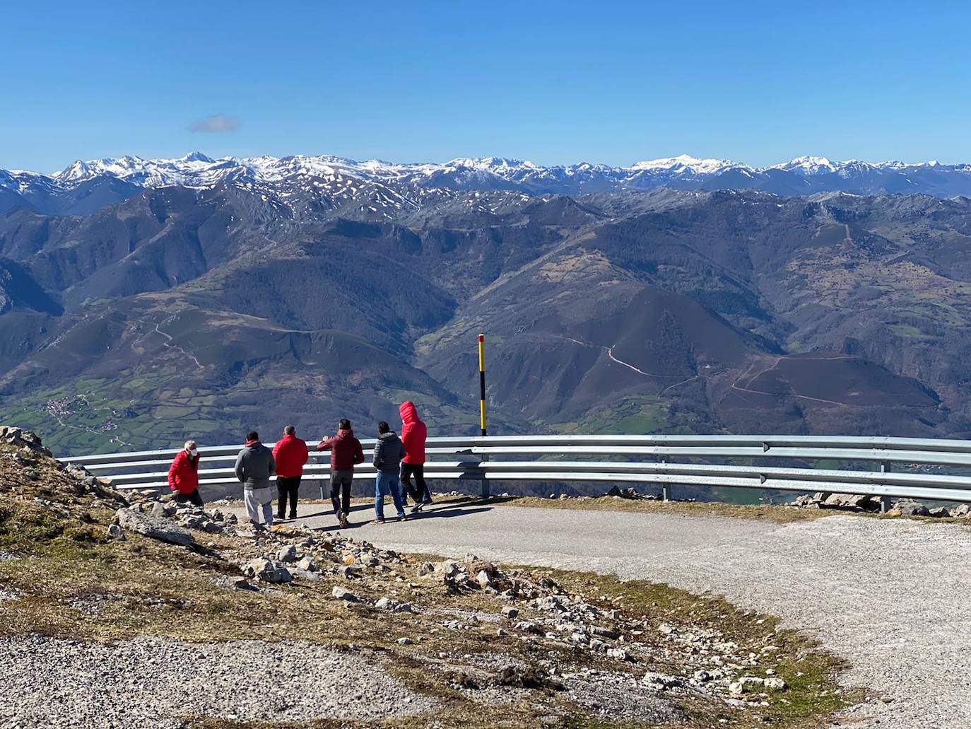 La Vuelta a España 2021 tendrá dos finales de etapa en Asturias. El pelotón llegará el 1 de septiembre en la jornada 17, con destino los Lagos de Covadonga. Un día después, los corredores saldrán de Salas y descubrirán el Gamoniteiro en la que apunta a ser la etapa decisiva de la edición. 