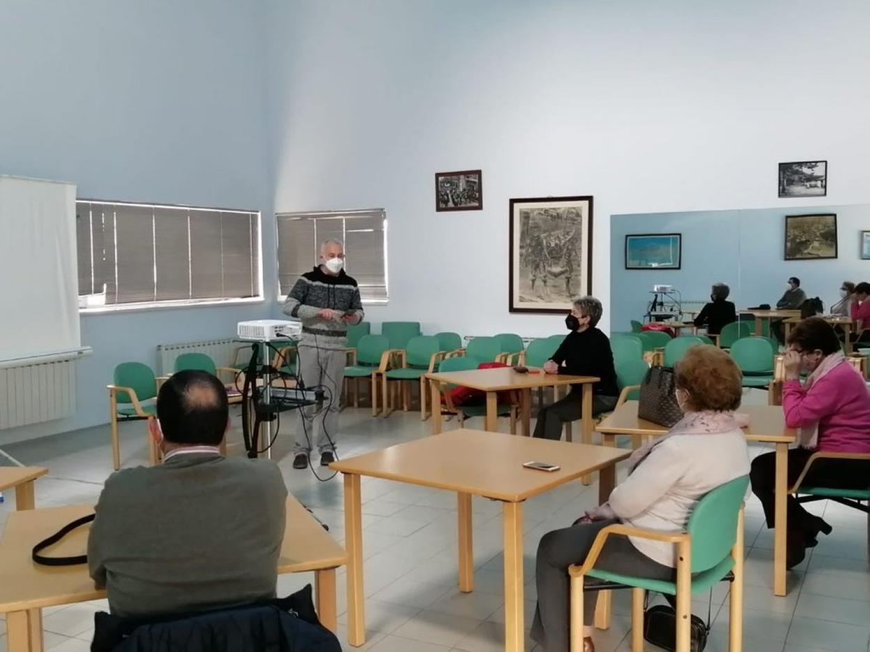 Los mayores optimizan el uso del móvil