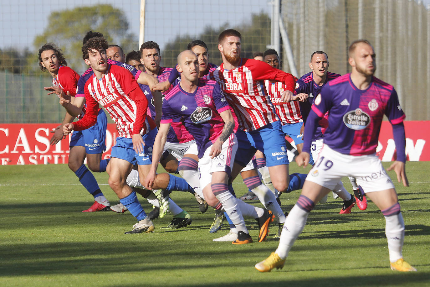 Fotos: Sporting B 0-2 Valladolid Promesas, en imágenes