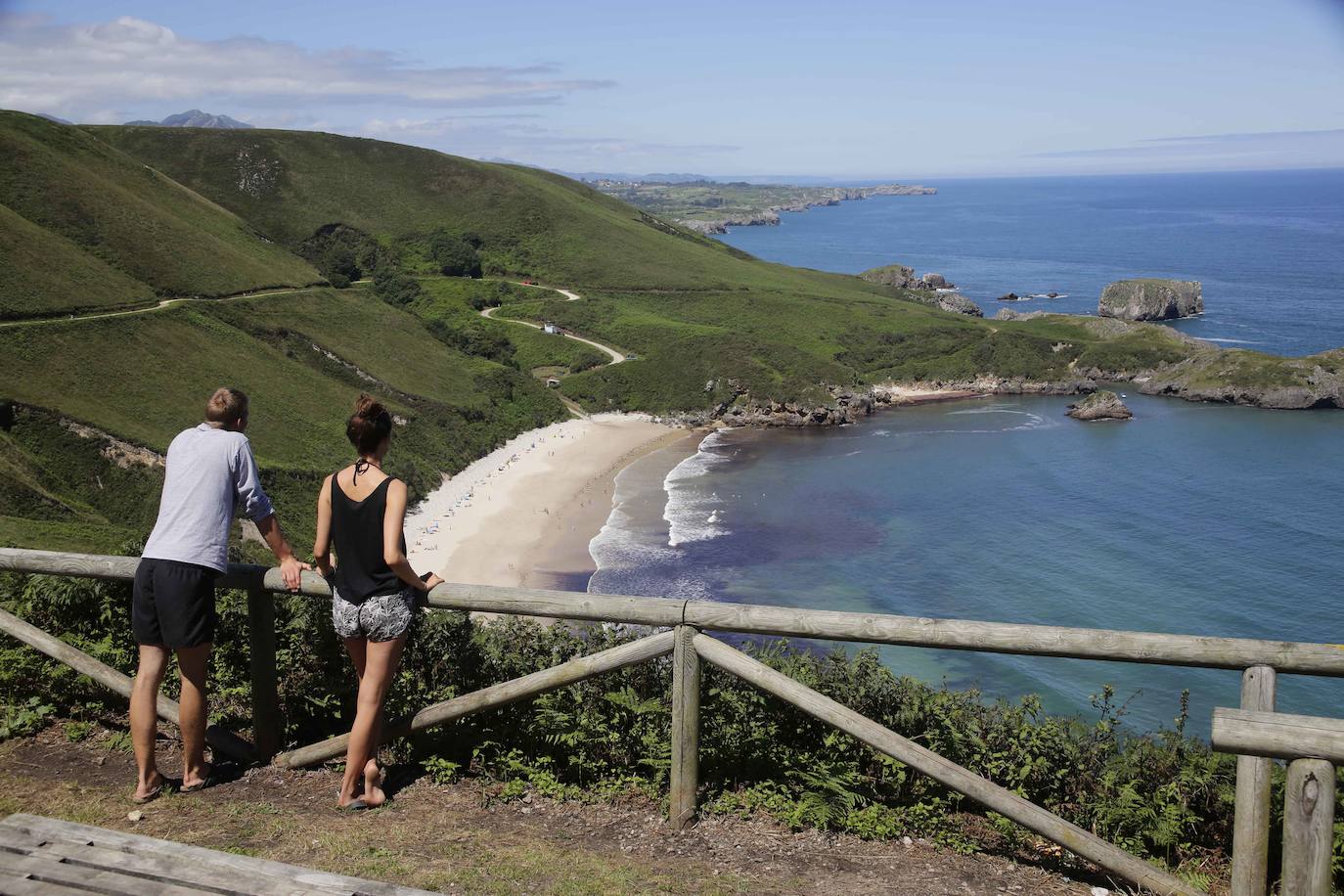 La playa paradisíaca de Torimbia, en Llanes