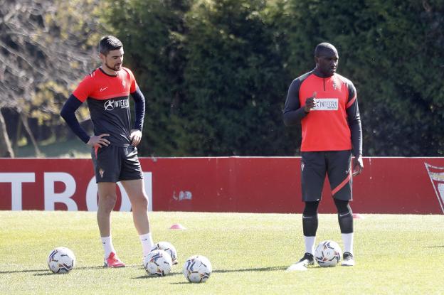 Babin, durante el entrenamiento de ayer, en un ejercicio con Borja López. 