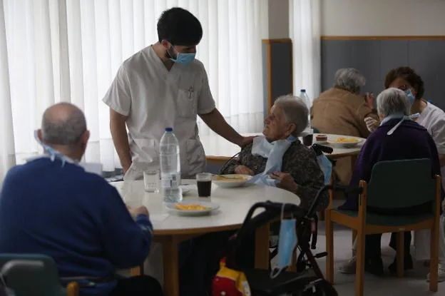 Salud y Bienestar no logran pactar un plan que permita la apertura de geriátricos sin restricciones