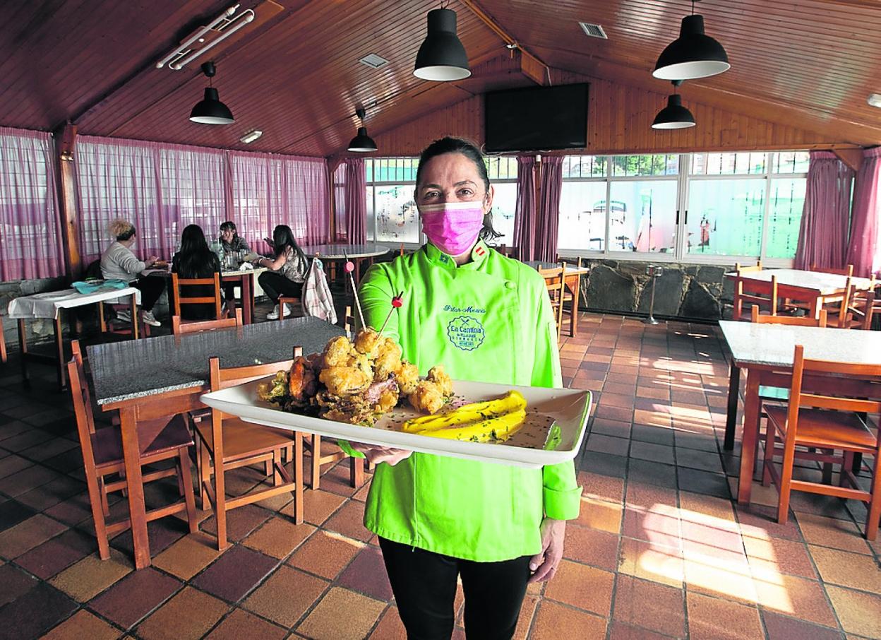 Pilar Meana, en el comedor de la Cantina de Villalegre. 