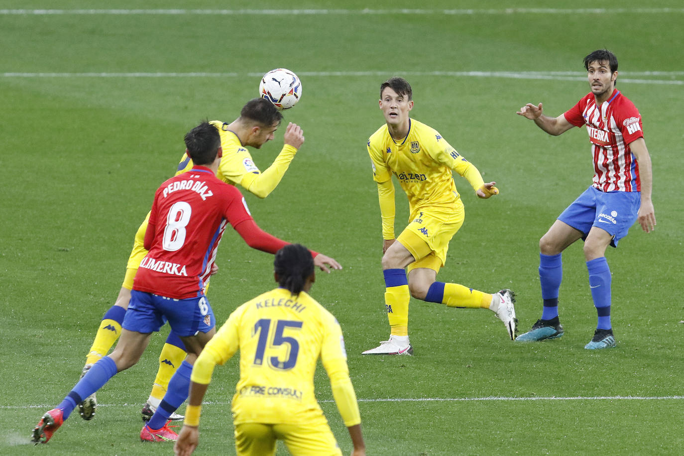 El partido disputado entre el Sporting y el Alcorcón en El Molinón, en imágenes.