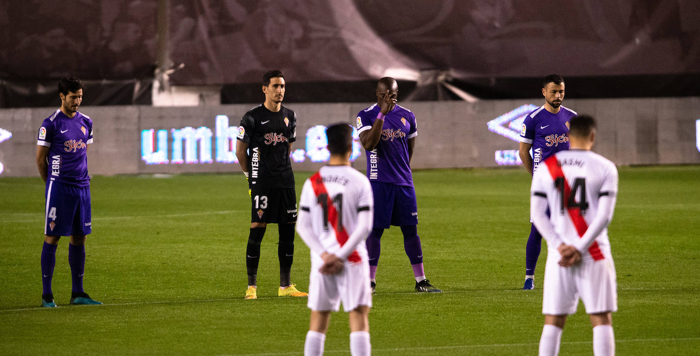 El partido del Sporting en Vallecas, ante el Rayo, en imágenes.