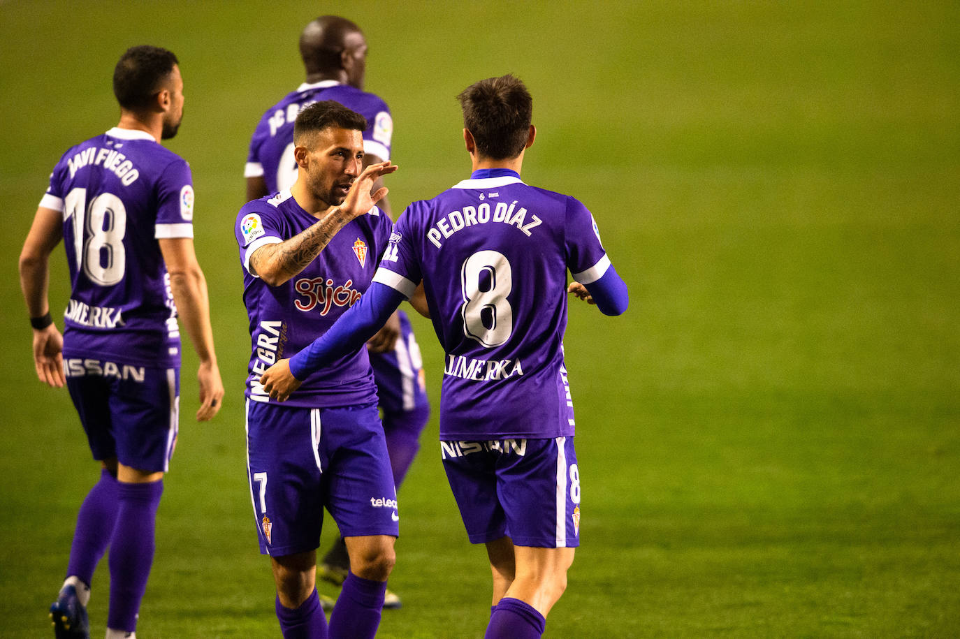 El partido del Sporting en Vallecas, ante el Rayo, en imágenes.