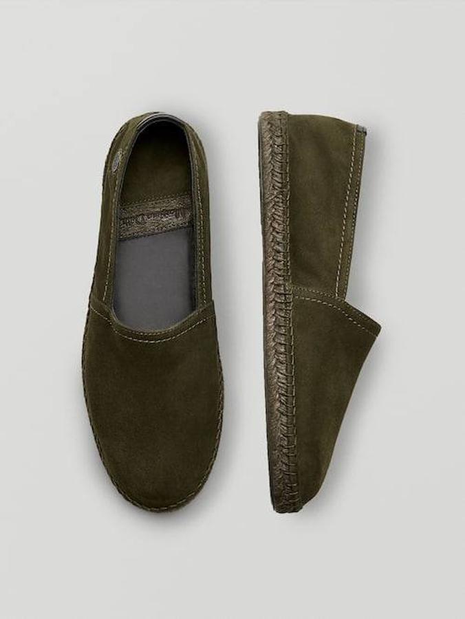 Esparteña de piel Limited Edition en color kaki de Massimo Dutti, 59,95 euros.