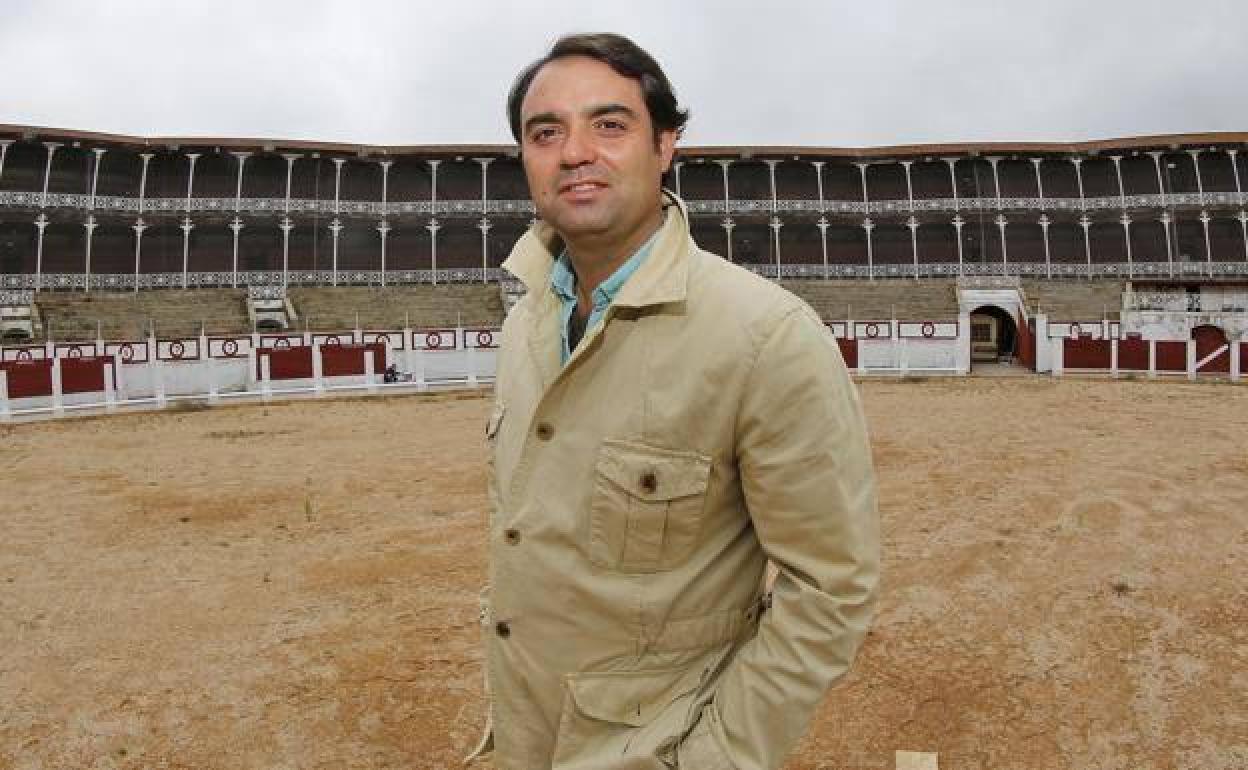 Carlos Zúñiga, en la plaza de toros de El Bibio. 