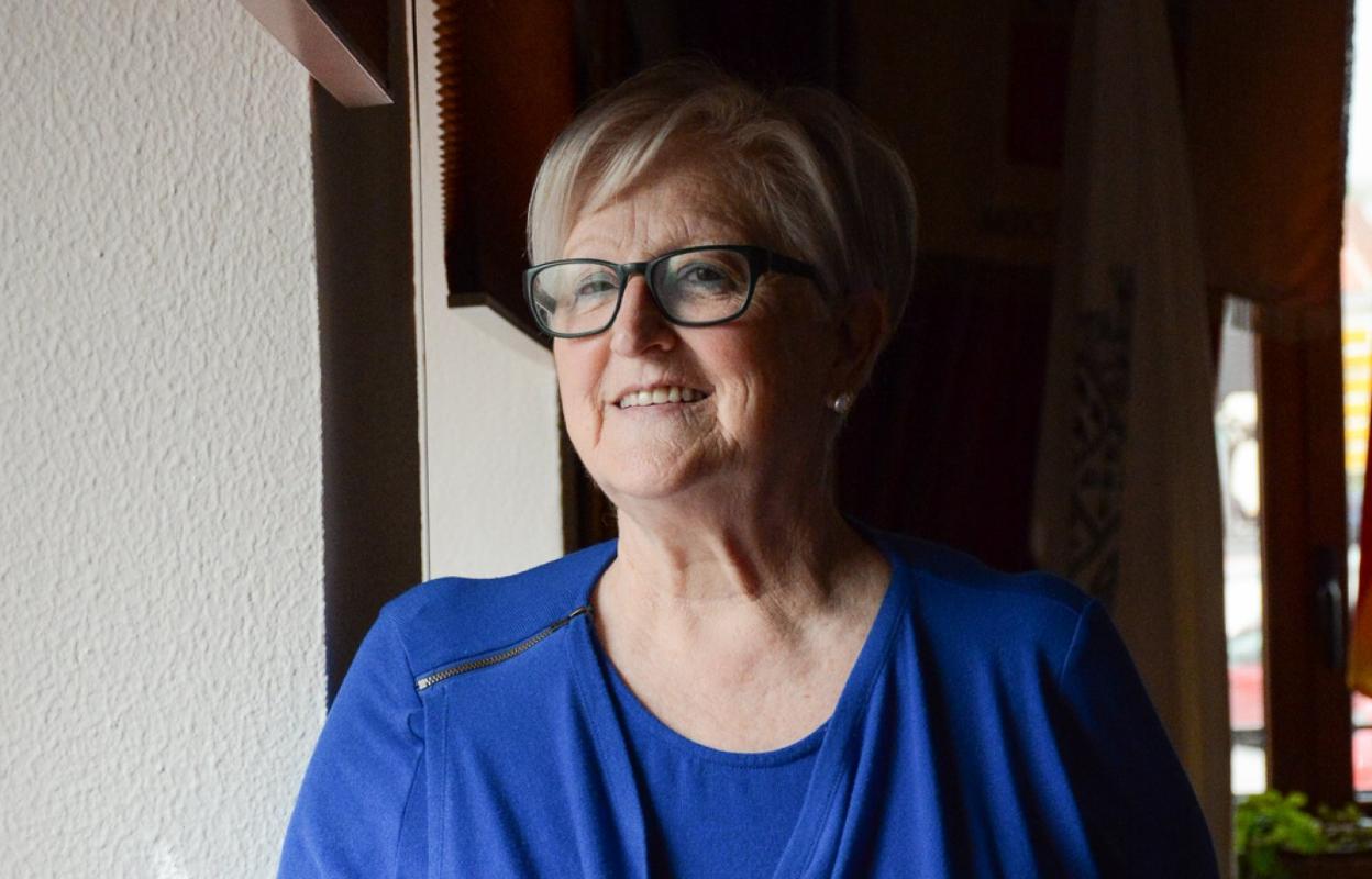 La alcaldesa, Carmen Arango, en el ayuntamiento de Muros. 