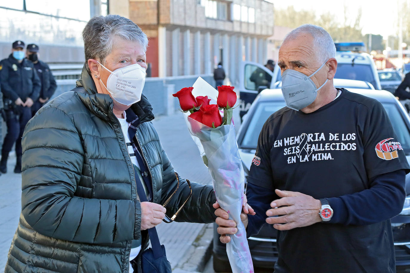 Las familias de 'Los seis de Tabliza' piden justicia en el Juzgado de León por el accidente que acabó con la vida de seis trabajadores de la Hullera Vasco Leonesa: «Que paguen por lo que han hecho ya que a nuestros hijos no nos los van a devolver»