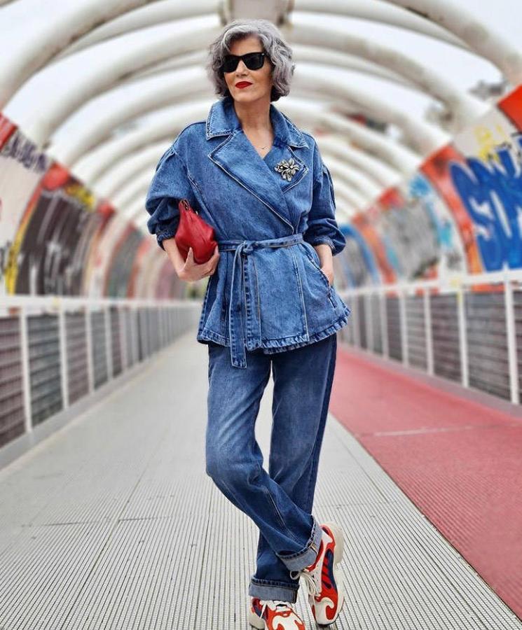 Tras las vacaciones de Semana Santa toca afrontar el mes de abril y de estrenar con el buen tiempo todas esas tendencias primaverales que poco a poco comenzarán a ser protagonistas en nuestros armarios. Prendas alegres, coloridas y con muchos estampados, que sobre todo en el norte tendremos que combinar con prendas algo más abrigadas para esos días más frescos y de entretiempo que aún nos quedan por delante. Pero si a estas alturas lo que buscas es un poco de inspiración para estas próximas semanas, no te pierdas los looks más estilosos que nos han ido dejando en Instagram las expertas en moda.