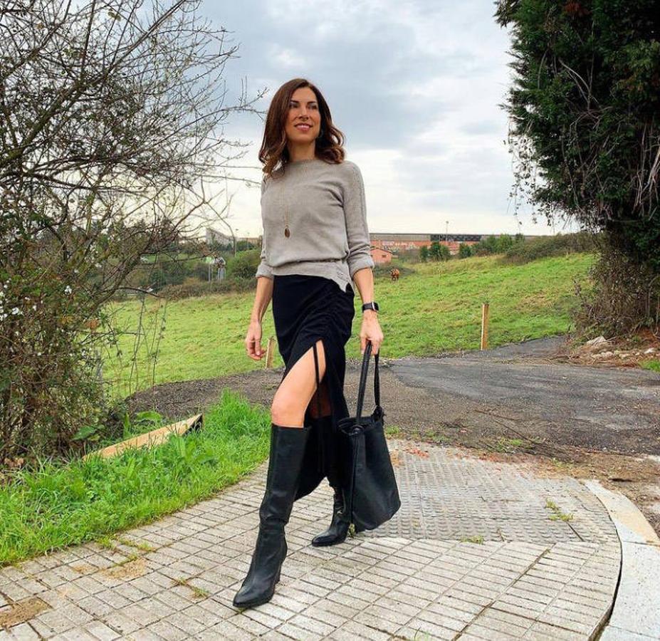 Tras las vacaciones de Semana Santa toca afrontar el mes de abril y de estrenar con el buen tiempo todas esas tendencias primaverales que poco a poco comenzarán a ser protagonistas en nuestros armarios. Prendas alegres, coloridas y con muchos estampados, que sobre todo en el norte tendremos que combinar con prendas algo más abrigadas para esos días más frescos y de entretiempo que aún nos quedan por delante. Pero si a estas alturas lo que buscas es un poco de inspiración para estas próximas semanas, no te pierdas los looks más estilosos que nos han ido dejando en Instagram las expertas en moda.