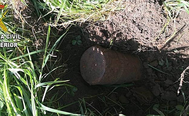 Hallan un proyectil de la Guerra Civil en Poo de Llanes