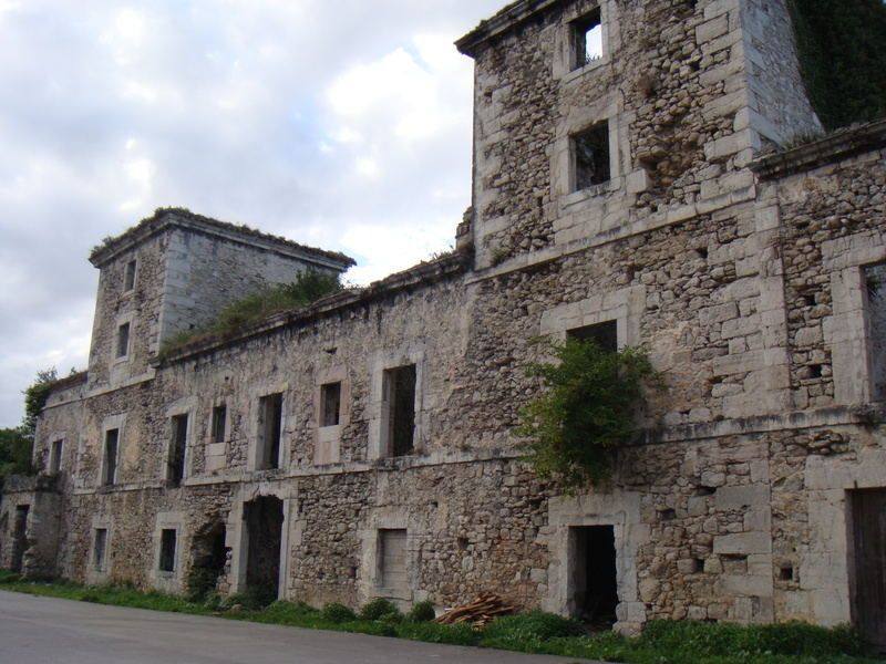 Palacio Duques de Estrada, en Llanes. En pleno centro de la villa. Un palacio barroco del siglo XVII, sobre construcción anterior.