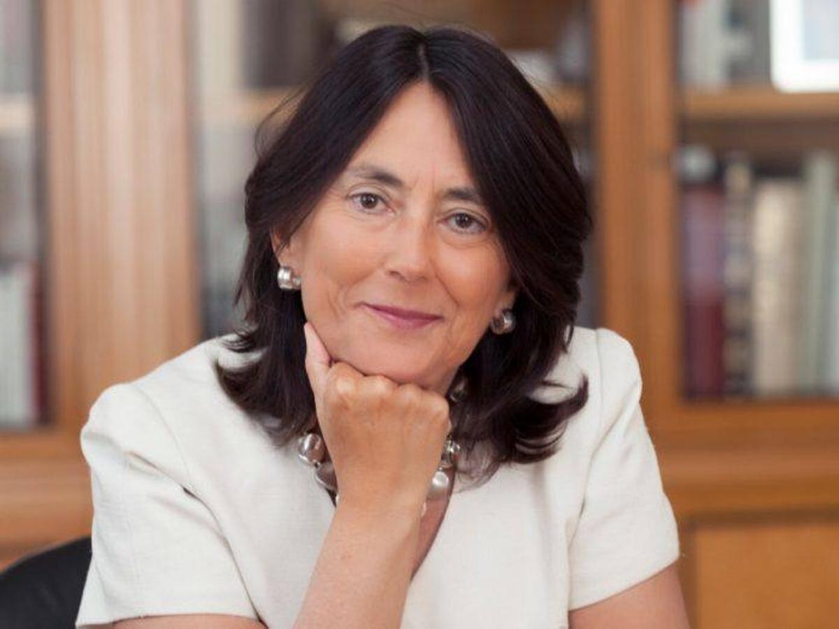 María del Pino Calvo-Sotelo es la presidenta de la Fundación Rafael del Pino, heredó de su padre su participación del 9% en Ferrovial, lo que la lleva a la posición 1362 con 2.300 millones de dólares. 