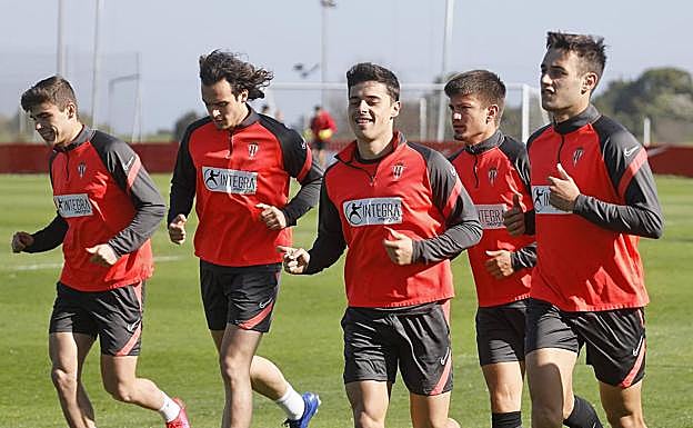 Campuzano, Gragera y Rosas no llegan a tiempo para el partido en Tenerife