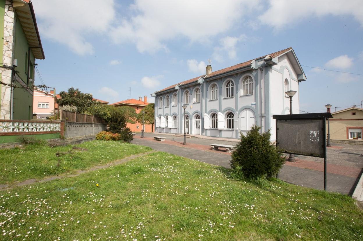 Fachada principal del Centro Cultural de Los Campos. 
