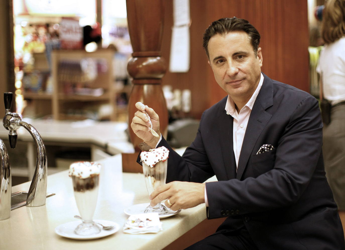 Andy García, Andrés Arturo García Menéndez, cumple 65 años muy lejos del propósito de jubilarse. A su prolífica carrera se sumará proximamente su papel protagonista en un nuevo 'remake' de la película 'El Padre de la Novia', film que llegará tras 'Redemption Day', estrenado este mismo año. El cubano que emigró de la isla a los cinco años se ha convertido en referencia latina de Hollywood. 