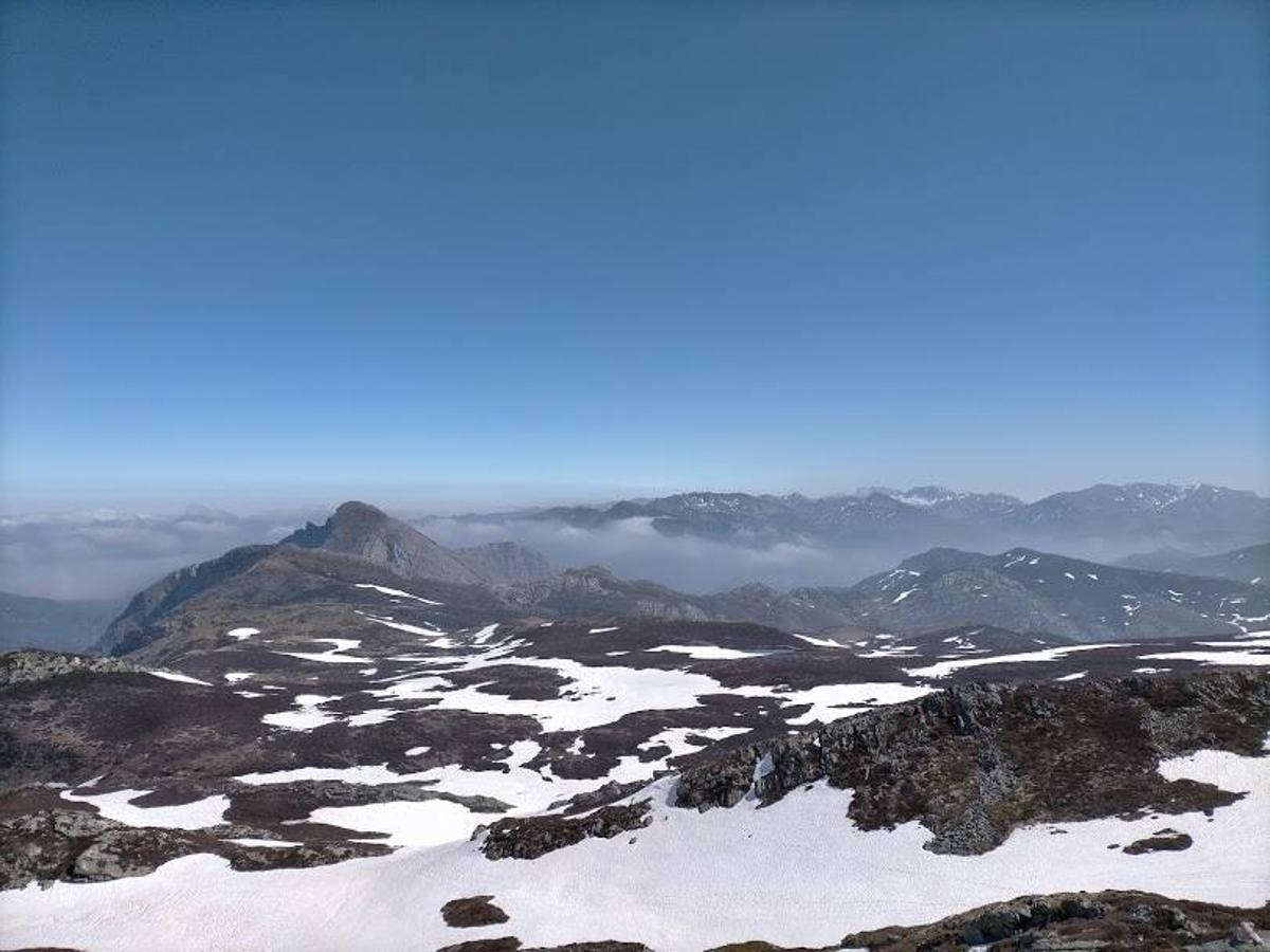 Fotos: Ruta con nieve al Pico Cornón