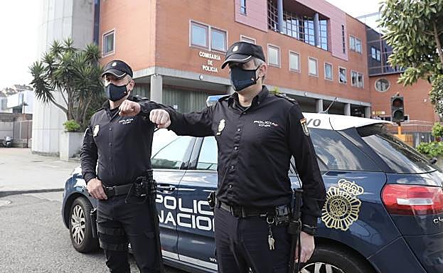 Los agentes Juan Antonio y Javier 