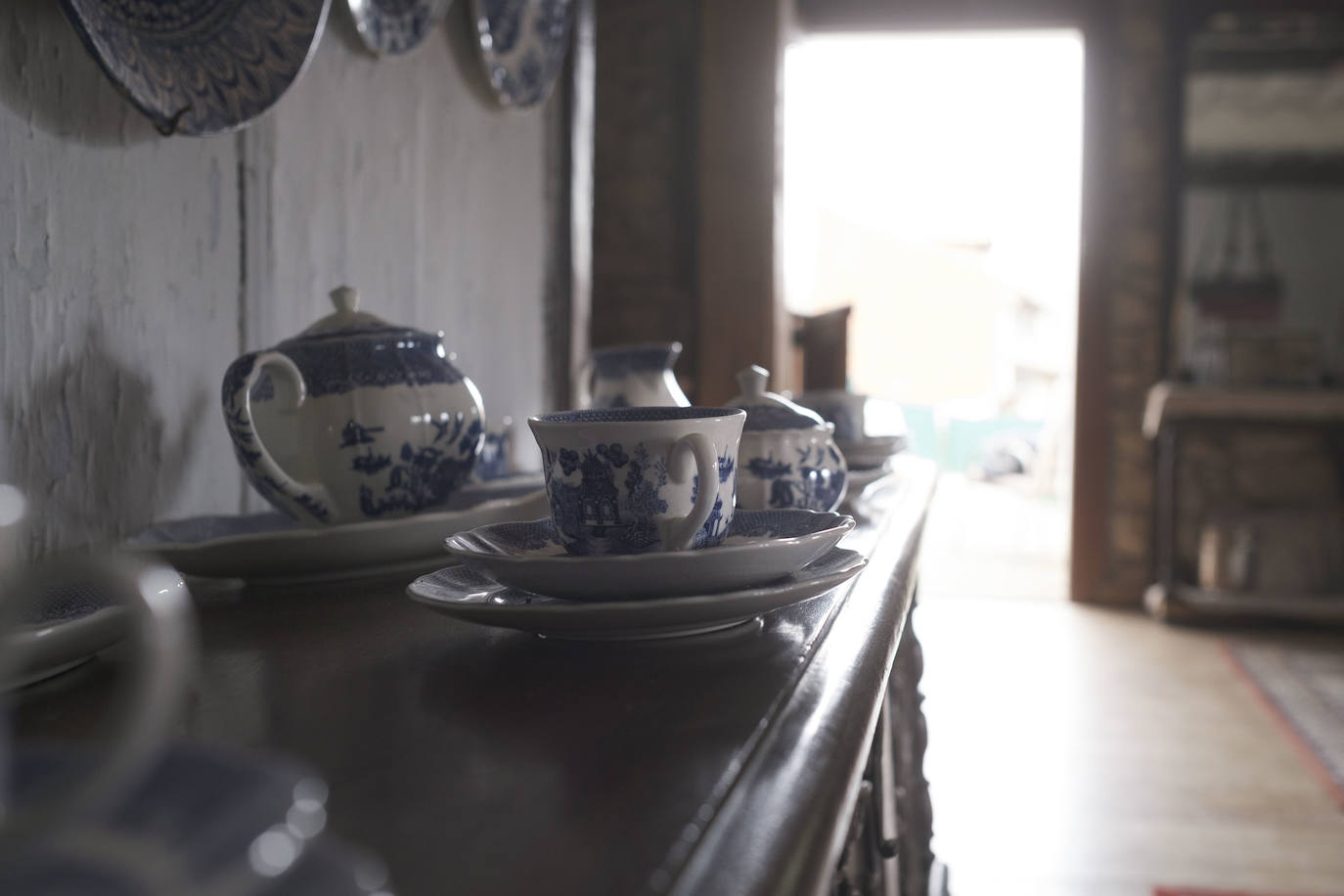 En el Valle Oscuru. Esta casona de indianos, de estilo tradicional asturiano, se encuentra enclavada en el concejo de Llanes y es desde hace un siglo residencia de la familia política de Violeta. 