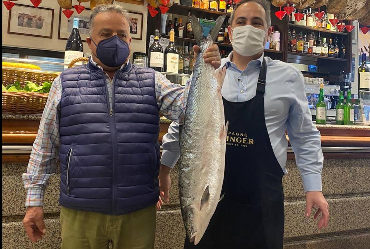 El campanu del Narcea, en el restaurante la Nueva Zamorana de Gijón 