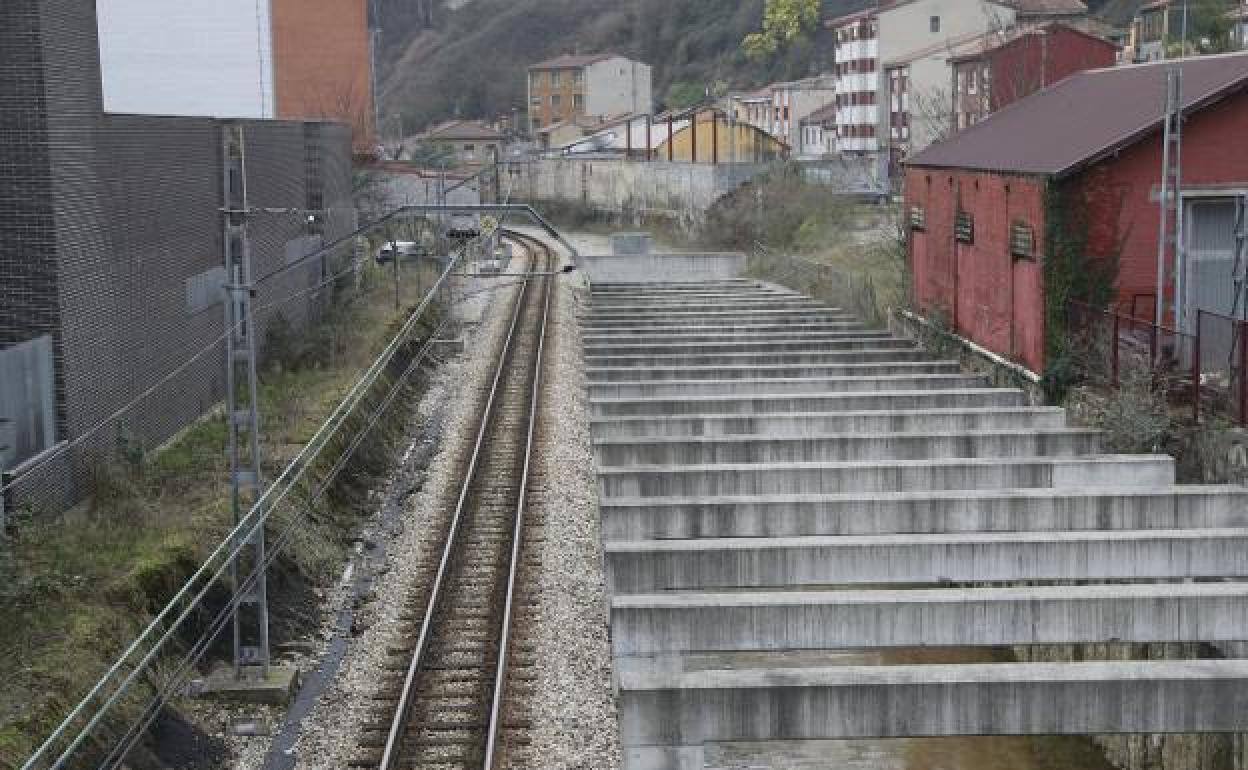 Las obras del soterramiento llevan paralizadas desde 2017