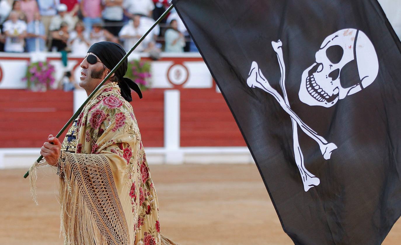 El Bibio se quedó en 2020 por primera vez sin festejos taurinos desde 1941. Fue la única falta en siete décadas. Inaugurada en 1888, la plaza de toros gijonesa ha vivido muy pocos años de sequía a lo largo de su historia. Por diferentes circunstancias, incluido el paréntesis de la Guerra Civil, no hubo corridas en 1915, 1936, 1937, 1938, 1939 y 1940. Para 2021, el Ayuntamiento ya ha mostrado su «total colaboración» para retomar la Feria de Nuestra Señora de Begoña, aunque sea en un formato más reducido. 2018.