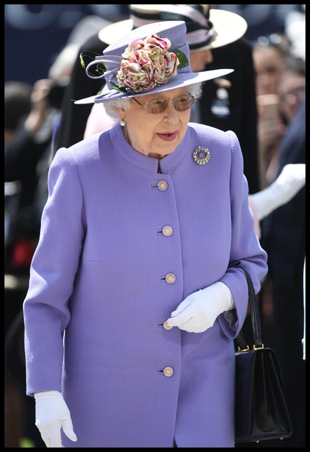 Isabel II, en el Investec Derby Day en el hipódromo de Epsom Downs.