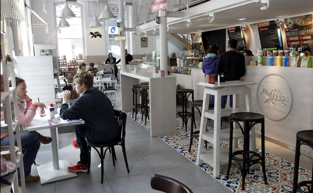 Salud aplaza la ampliación del horario de la hostelería en Asturias por la alta ocupación en las UCI