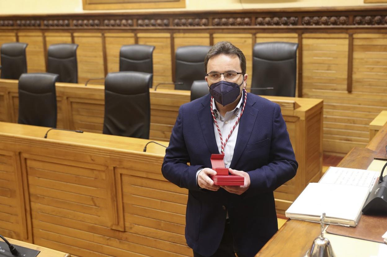 Manuel Vallina tras tomar posesión como edil de Cultura. 