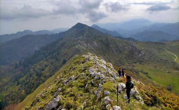 Ruta al Pico Mofrechu y Joyadongu