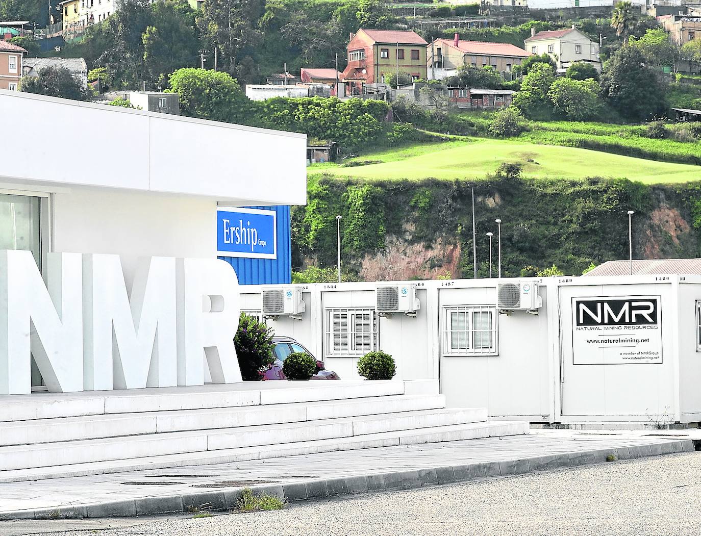 Exterior de la sede de la multinacional NMR en el Puerto. 