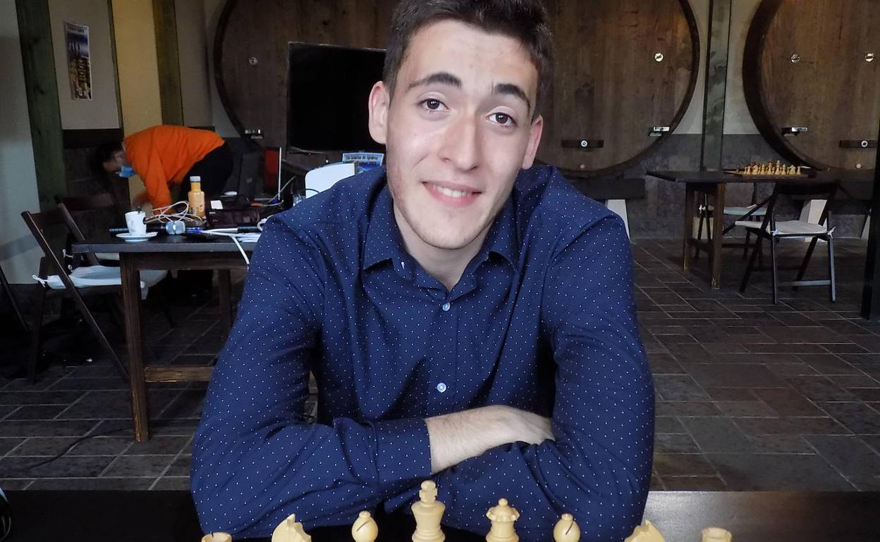 El maestro Jonás Prado, nuevo campeón de Asturias de ritmo rápido.