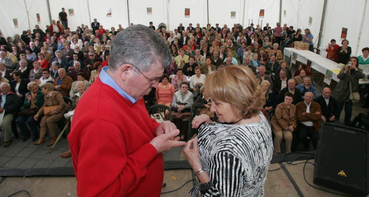 Ballesteros, con Paz Fernández Felgueroso, en la clausura de las Jornadas Deportivo Culturales de 2008. 