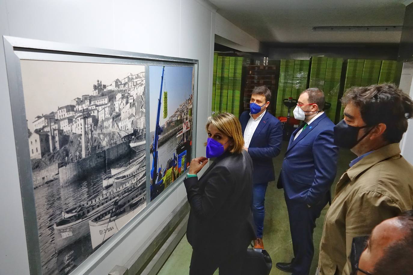 El presidente del Principado, Adrián Barbón, de visita en Colunga, aseguró que el Gobierno regional estudia ya la «hoja de ruta» que seguirá más allá del 9 de mayo, día en el que decaerá el estado de alarma. Lo analizan los epidemiólogos y los expertos en salud pública, atendiendo a la propia situación epidemiológica.