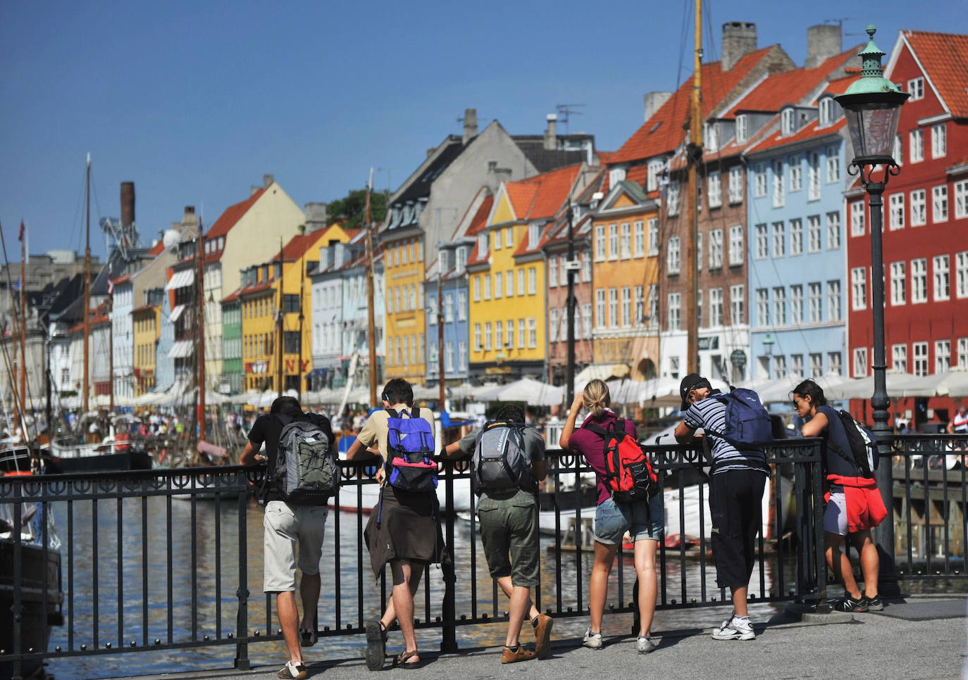 9.- COPENHAGUE (DINAMARCA) | Capital y ciudad más poblada de Dinamarca. Fue premiada con el título 'Capital Verde Europea en 2014'. Copenhague, originalmente un pueblo de pescadores vikingo fundado en el siglo X, se convirtió en la capital de Dinamarca a principios del siglo XV.