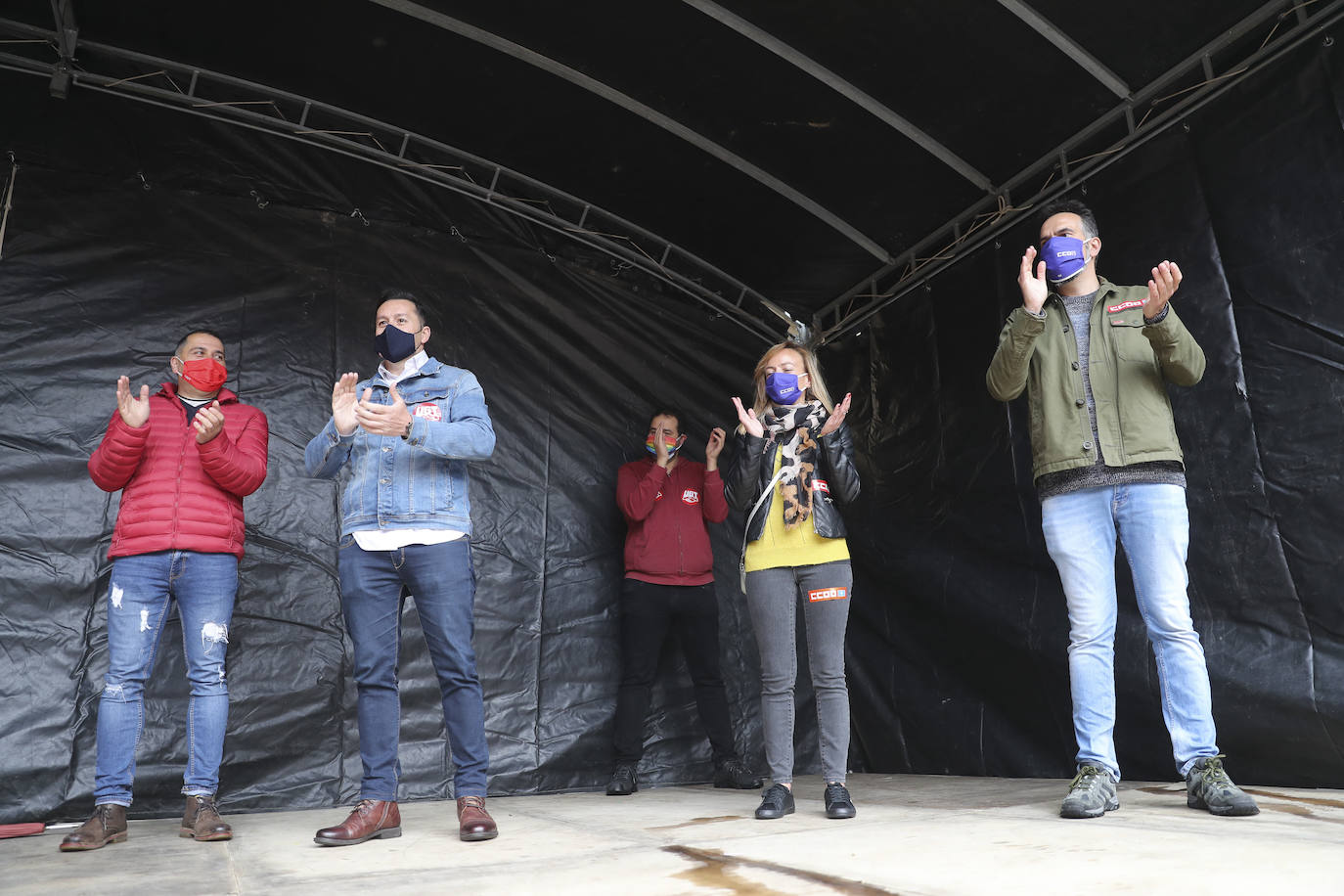 Los sindicatos mayoritarios llevan meses alertando de la emergencia industrial en la que se encuentra la comunidad, por lo que la defensa de este sector ha centrado buena parte de las reivindicaciones de CC OO y UGT en la concentración celebrada en la plaza Mayor de Gijón con motivo del Primero de Mayo.