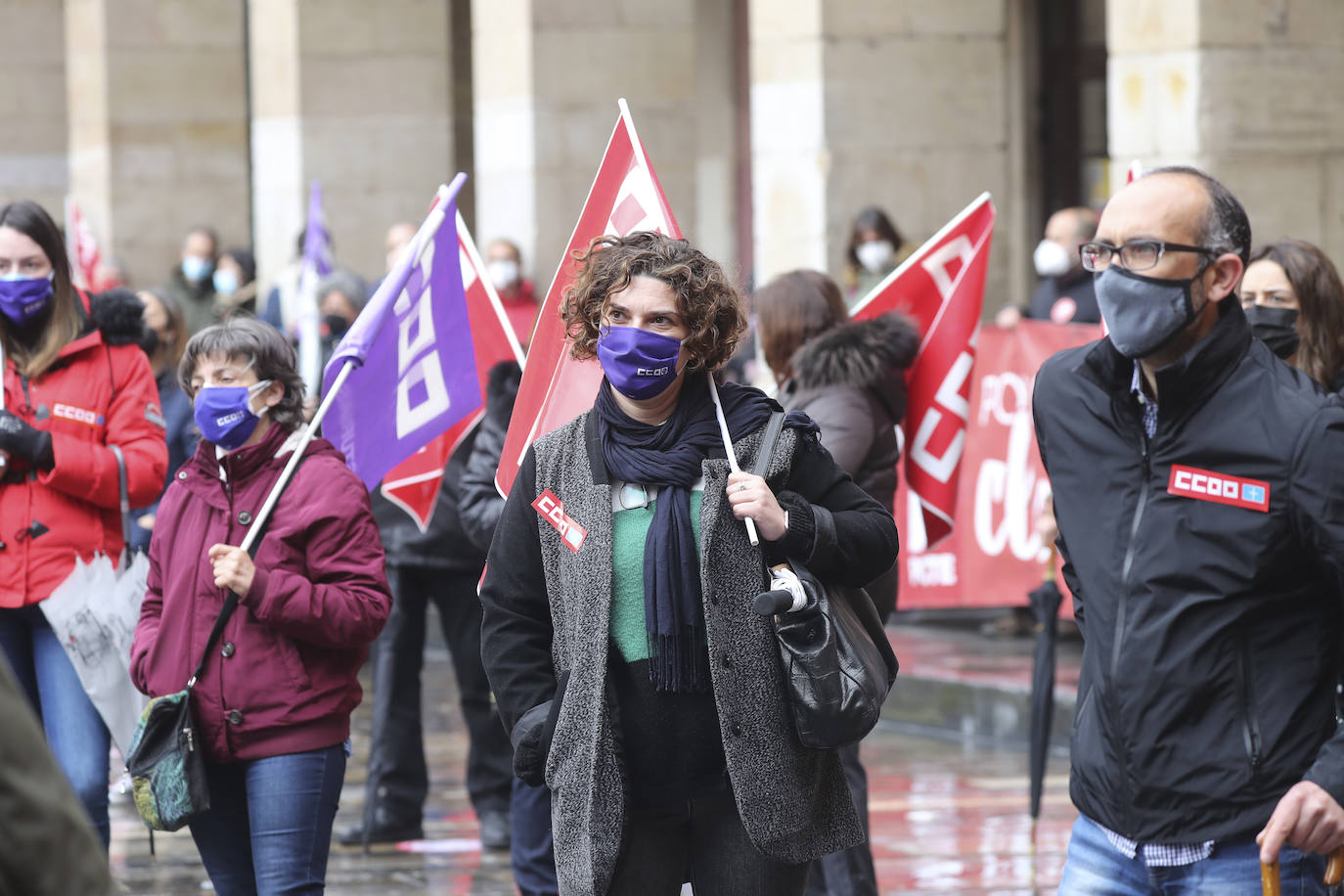 Los sindicatos mayoritarios llevan meses alertando de la emergencia industrial en la que se encuentra la comunidad, por lo que la defensa de este sector ha centrado buena parte de las reivindicaciones de CC OO y UGT en la concentración celebrada en la plaza Mayor de Gijón con motivo del Primero de Mayo.