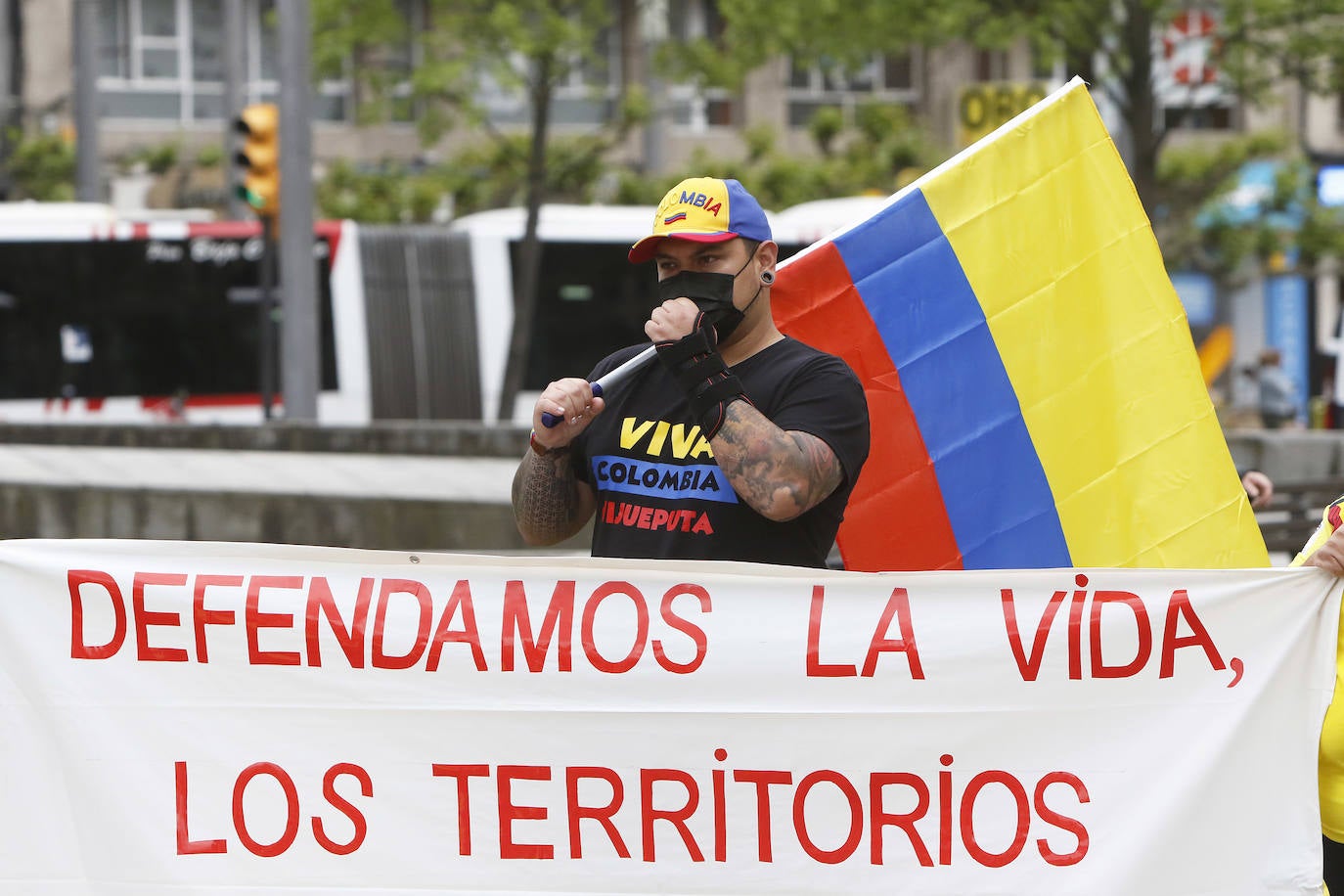 Nicolás Guerrero, que vivía en Gijón desde 2017 con su mujer Yeardeli y su hija Emily, falleció el lunes en las protestas populares de Colombia. 