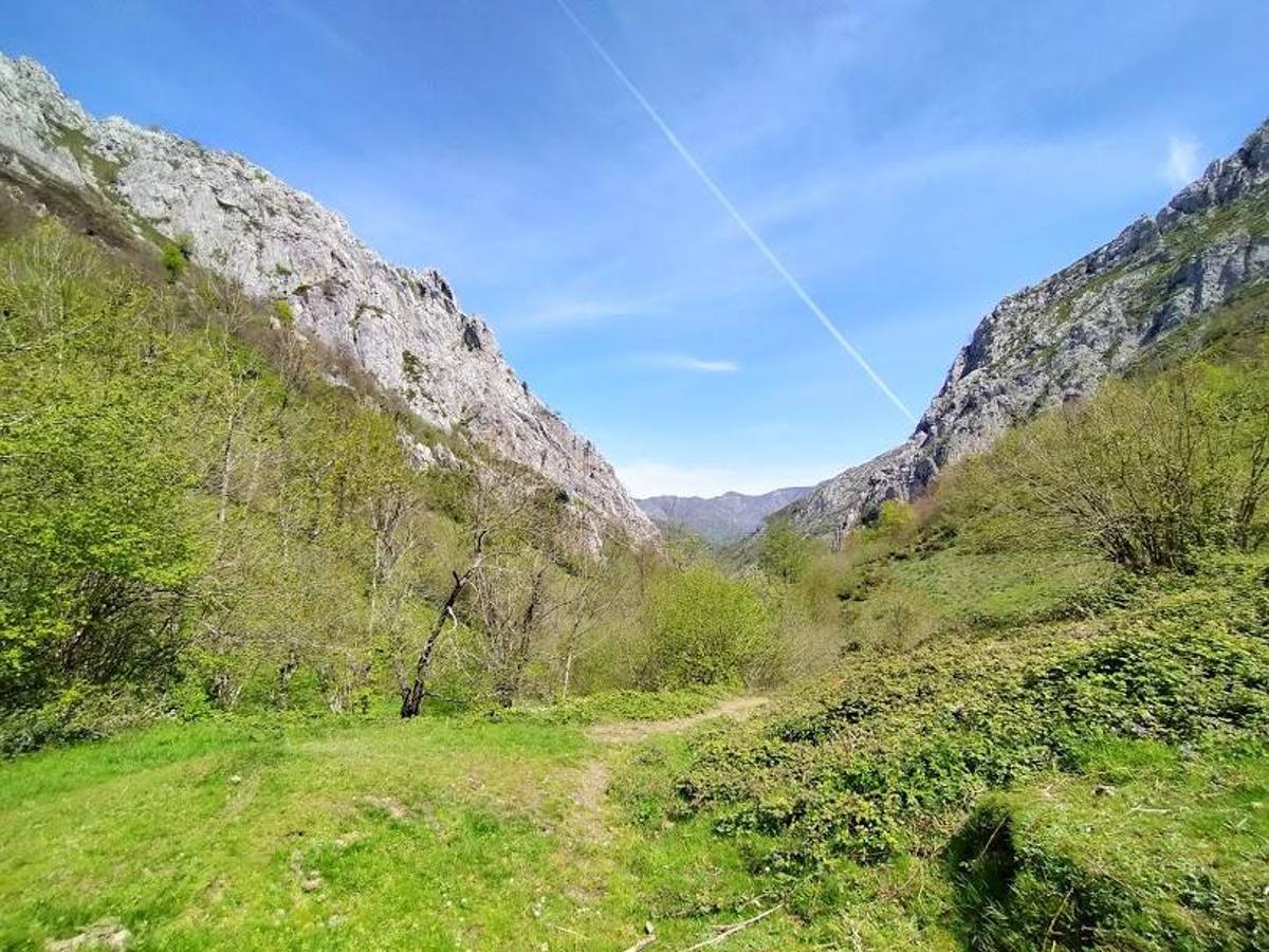 Fotos: Ruta el Porrón de Peña Blanca desde Cueva Deboyu