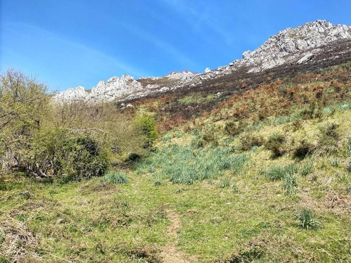 Fotos: Ruta el Porrón de Peña Blanca desde Cueva Deboyu