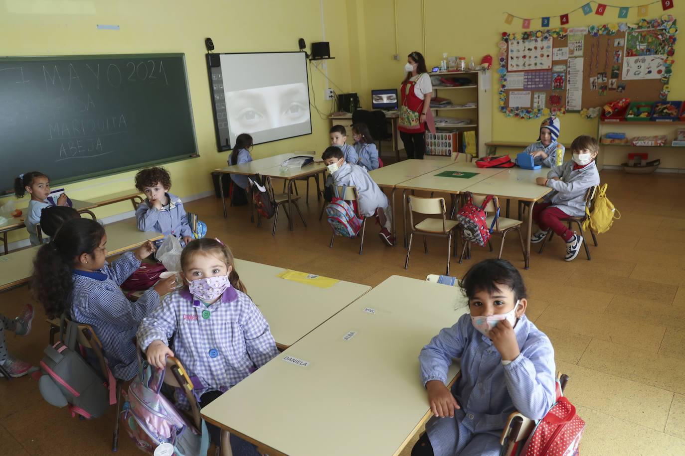 El proyecto no se ha limitado a las paredes del colegio ya que han invitado al alumnado de infantil y primaria del barrio a viajar a París con ellos.