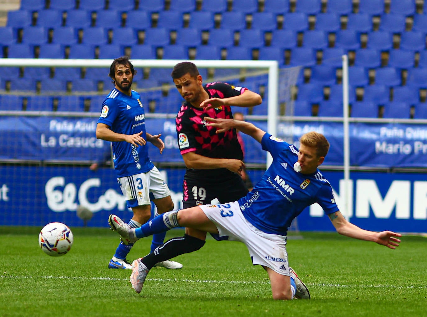 El Real Oviedo consiguió este domingo balsámica que le acerca un poco más a la permanencia. Los de Ziganda se impusieron 2-1 al Sabadell.