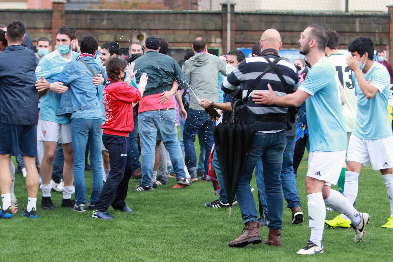 La victoria en El Entrego de este domingo permite al Ceares ascender de categoría después de una magnífica temporada. 