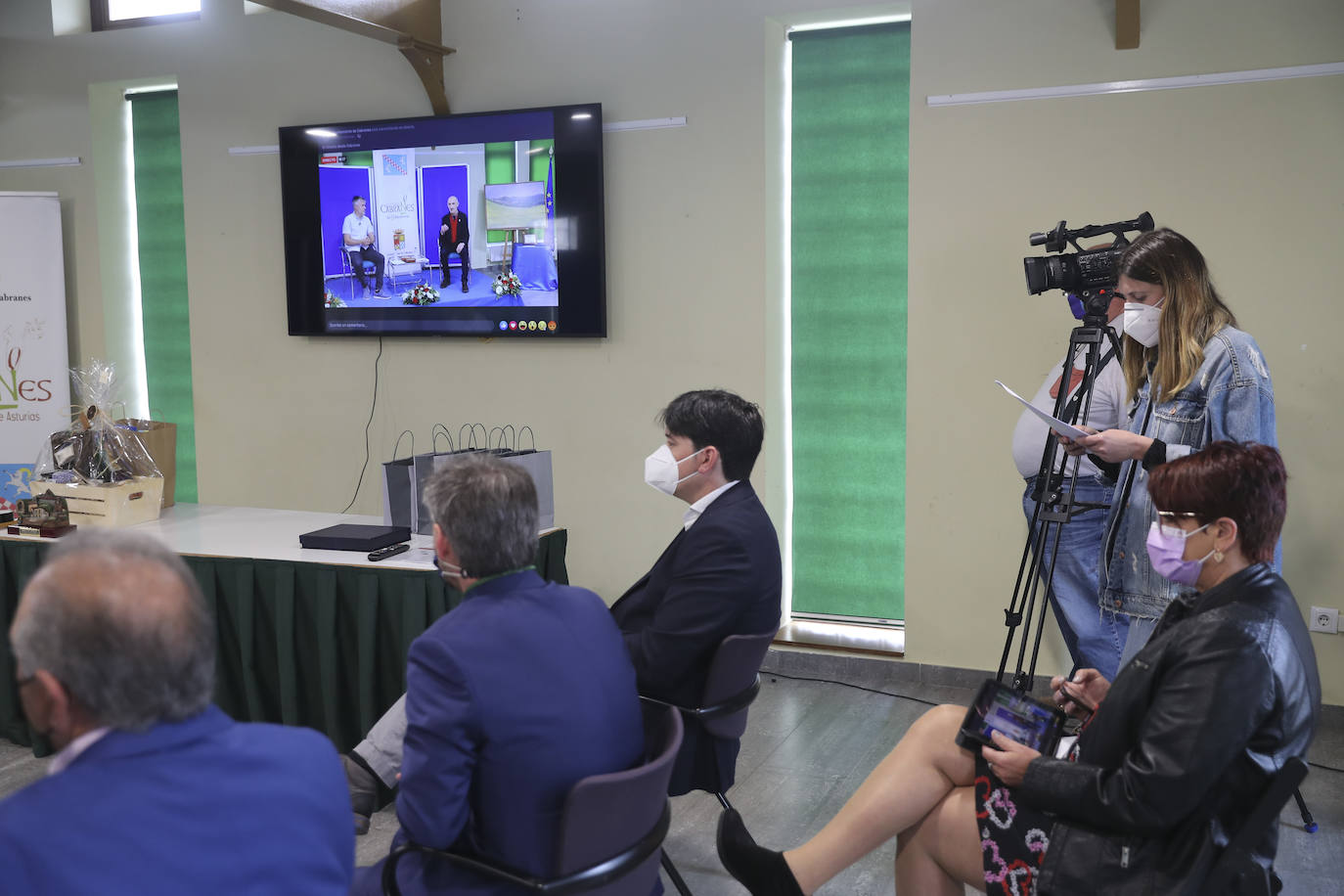 Las circunstancias obligaron un año más al Festival del Arroz con Leche de Cabranes a reiventarse. El pregón corrió a cargo del cantante Vicente Díaz y los actos se retrasmitieron por internet.